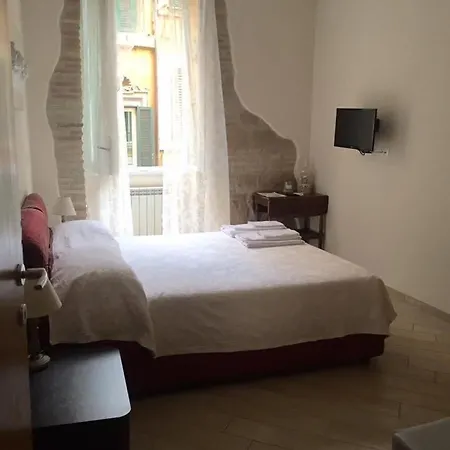 Trastevere Il Vicolo